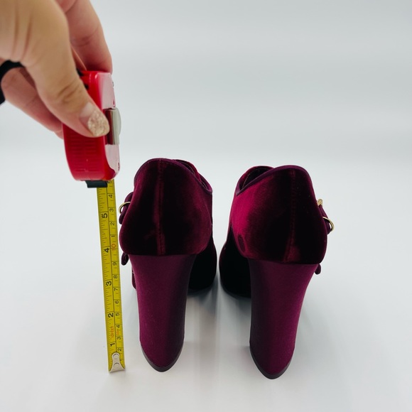 NEW TORY BURCH CARLEY VELVET ANKLE BOOTIES - Picture 6 of 10